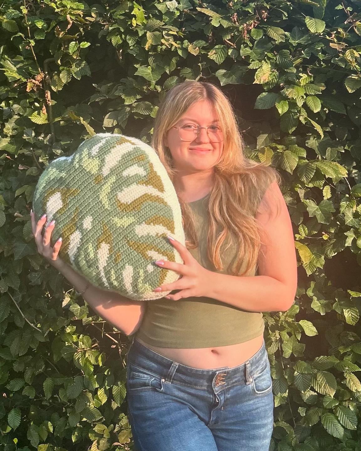 Monstera Pillow pattern