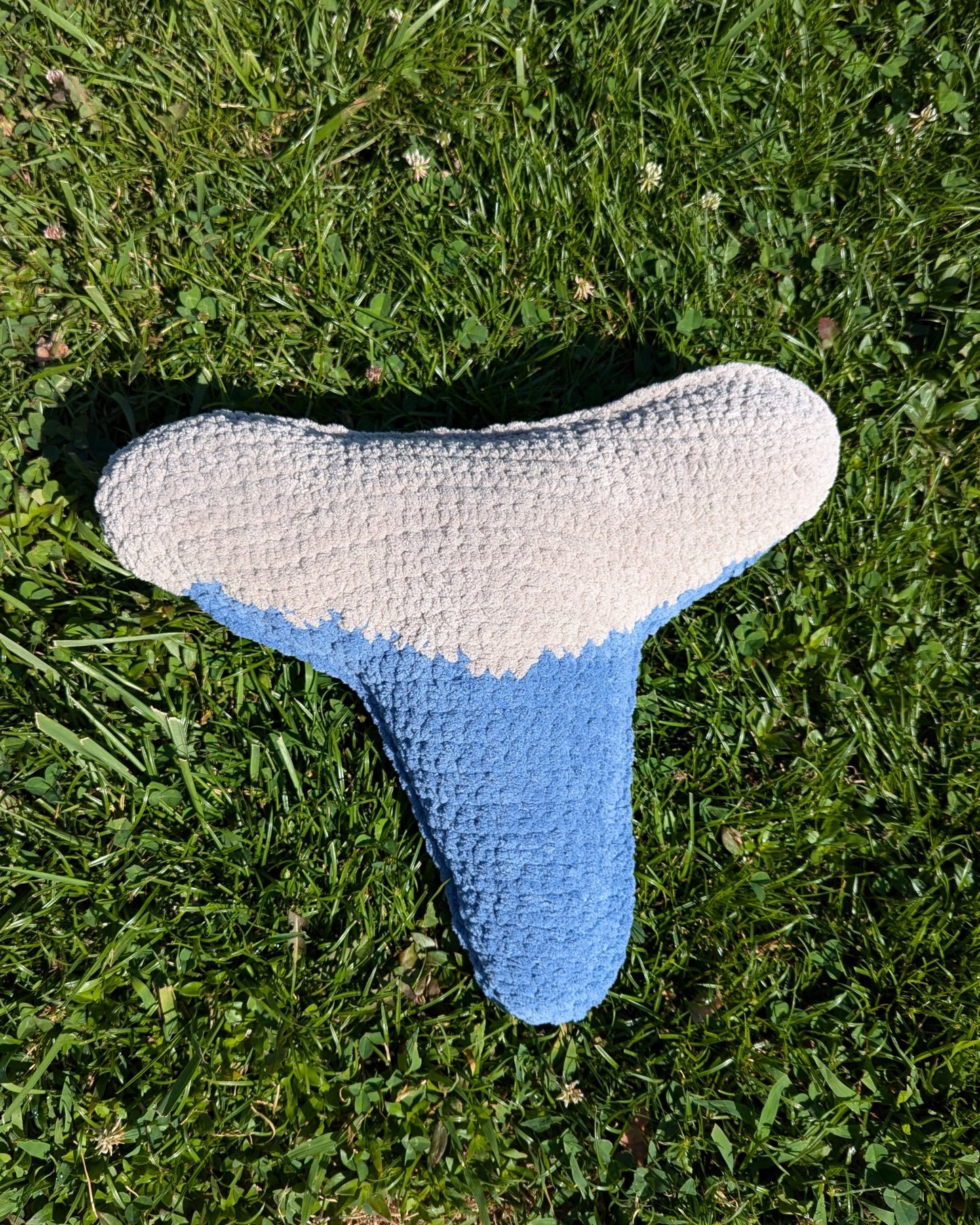 Shark tooth pillow pattern