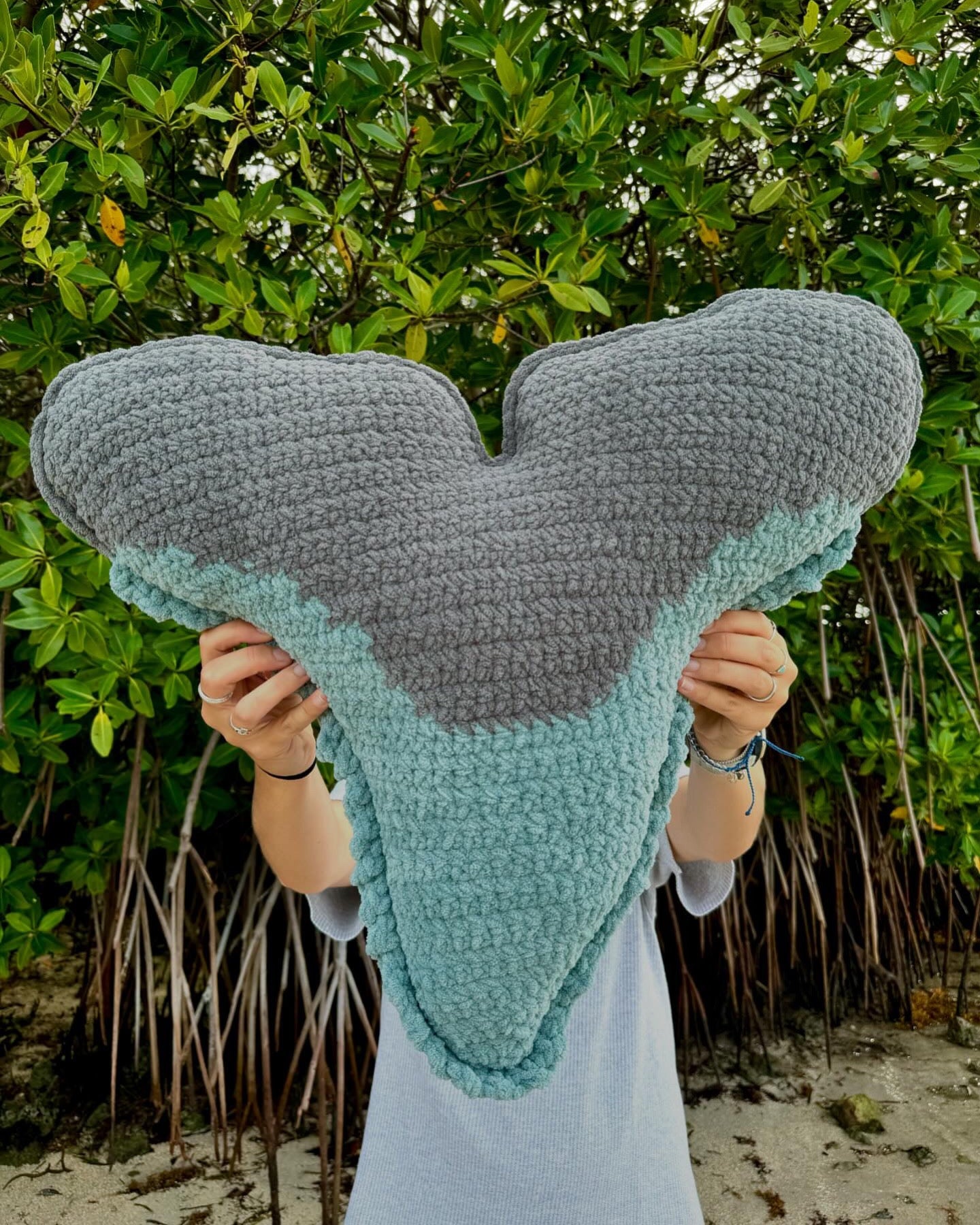 Shark tooth pillow pattern